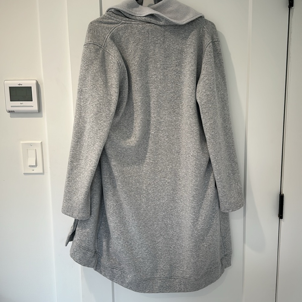 Ugg robe with pockets - Picture 3 of 3